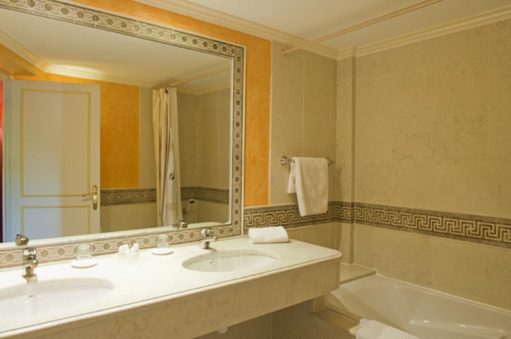 Hotel Restaurant Palais Cardinal Saint-Emilion Phòng bức ảnh